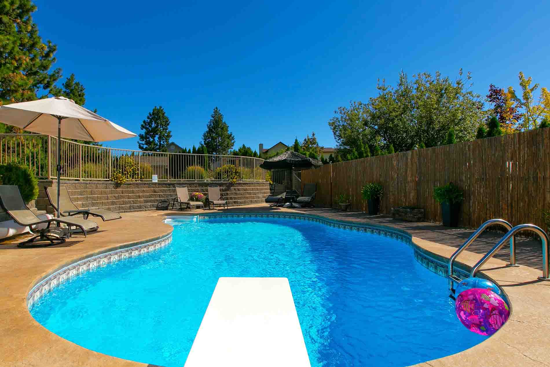 Private Pool Access Guest Accommodations in Peachland